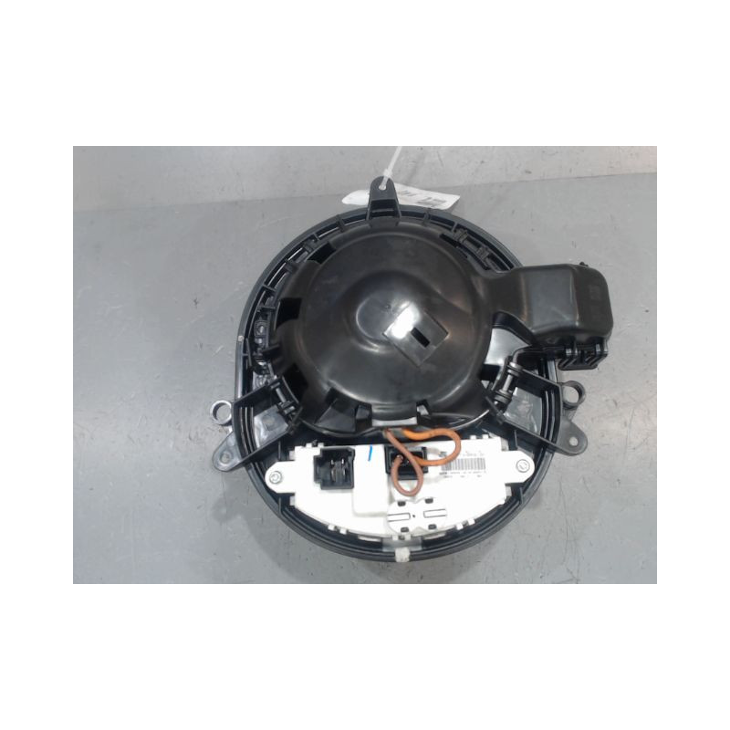 MOTEUR VENTILATEUR CHAUFFAGE B.M.W. SERIE 1