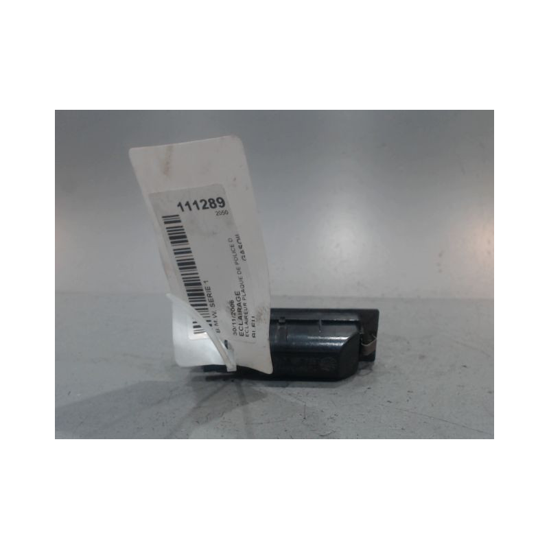 ECLAIREUR PLAQUE DE POLICE DROIT B.M.W. SERIE 1
