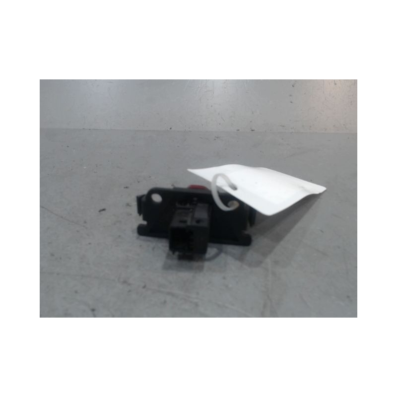 BOUTON DE WARNING PEUGEOT 307