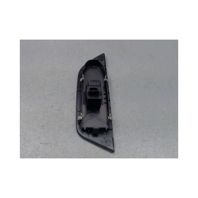 COMMANDE LEVE-GLACE PORTE ARG BMW X1