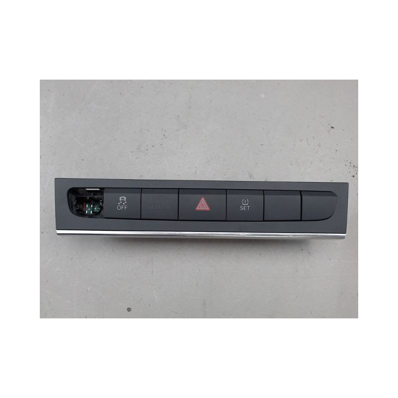 BOUTON DE WARNING AUDI A3