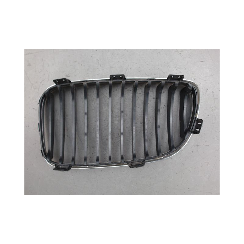 GRILLE CALANDRE DROIT B.M.W. SERIE 1