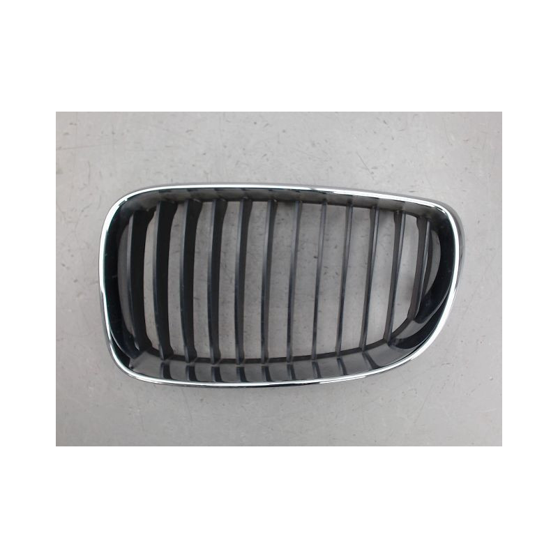 GRILLE CALANDRE GAUCHE B.M.W. SERIE 1