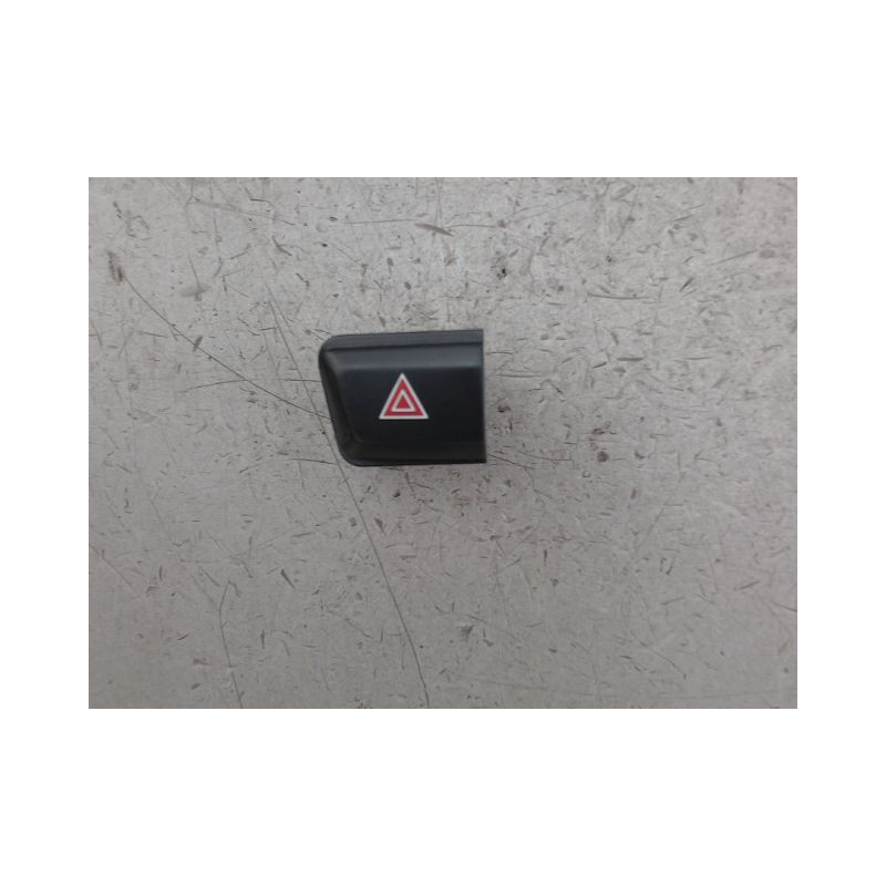 BOUTON DE WARNING PEUGEOT 208