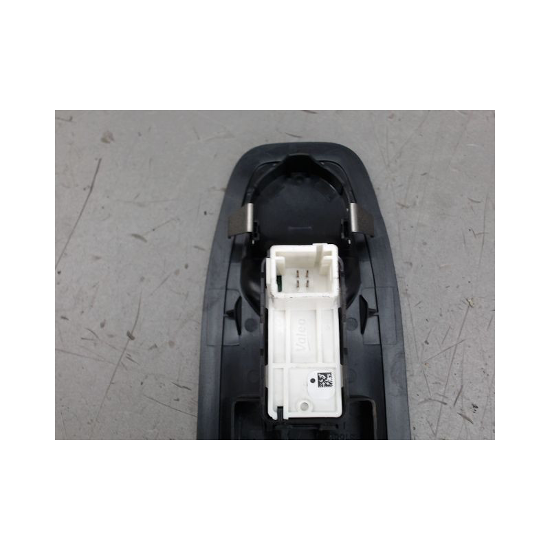 COMMANDE LEVE-GLACE PORTE AVD PEUGEOT 208