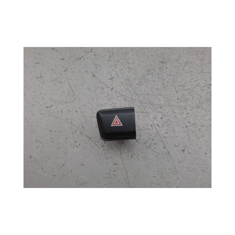 BOUTON DE WARNING PEUGEOT 208