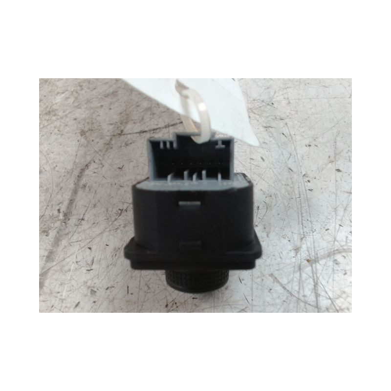 COMMANDE RETROVISSEUR EXTERIEUR ELECTRIQUE VOLKSWAGEN PASSAT SW 2005-