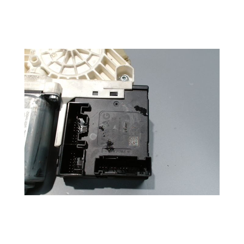 MECANISME+MOTEUR LEVE-GLACE AVANT DROIT SEAT LEON 2009-