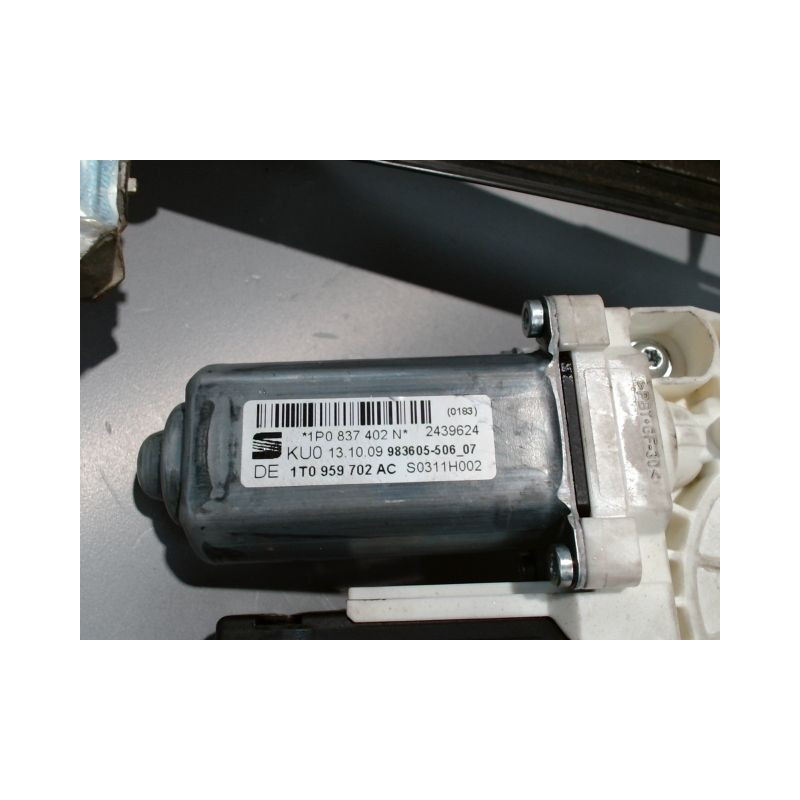 MECANISME+MOTEUR LEVE-GLACE AVANT DROIT SEAT LEON 2009-
