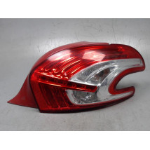 FEU ARRIERE DROIT PEUGEOT 208