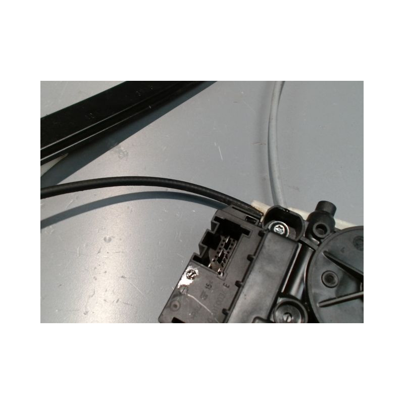 MECANISME+MOTEUR LEVE-GLACE ARRIERE DROIT VOLKSWAGEN POLO 2009-