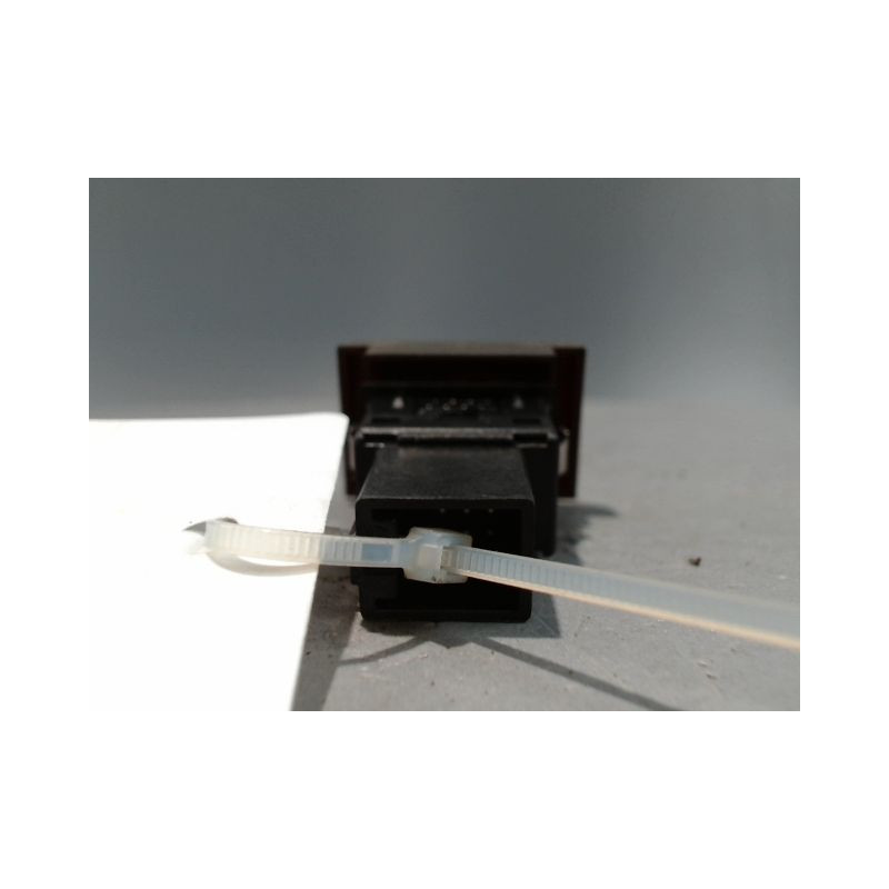 BOUTON DE WARNING AUDI A3 SPORTBACK