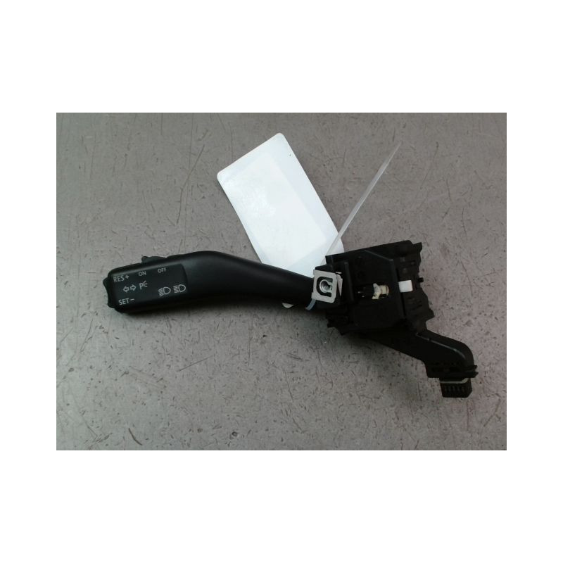 COMMANDE CLIGNOTANT VOLKSWAGEN GOLF V (1K) 2003-2008