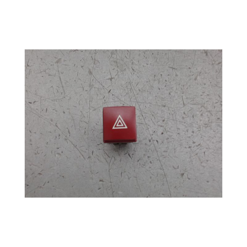 BOUTON DE WARNING PEUGEOT 207
