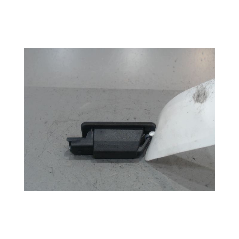 ECLAIREUR PLAQUE DE POLICE GAUCHE PEUGEOT 208