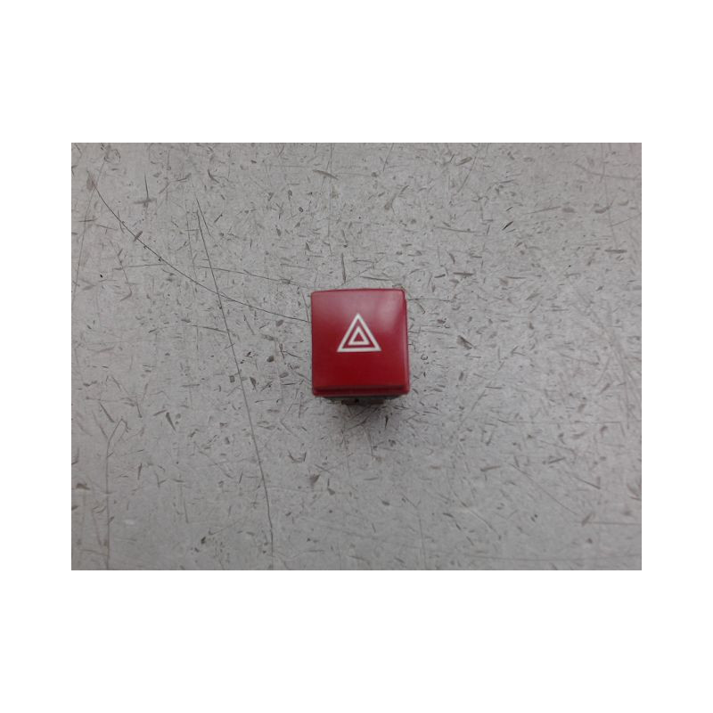 BOUTON DE WARNING PEUGEOT 207