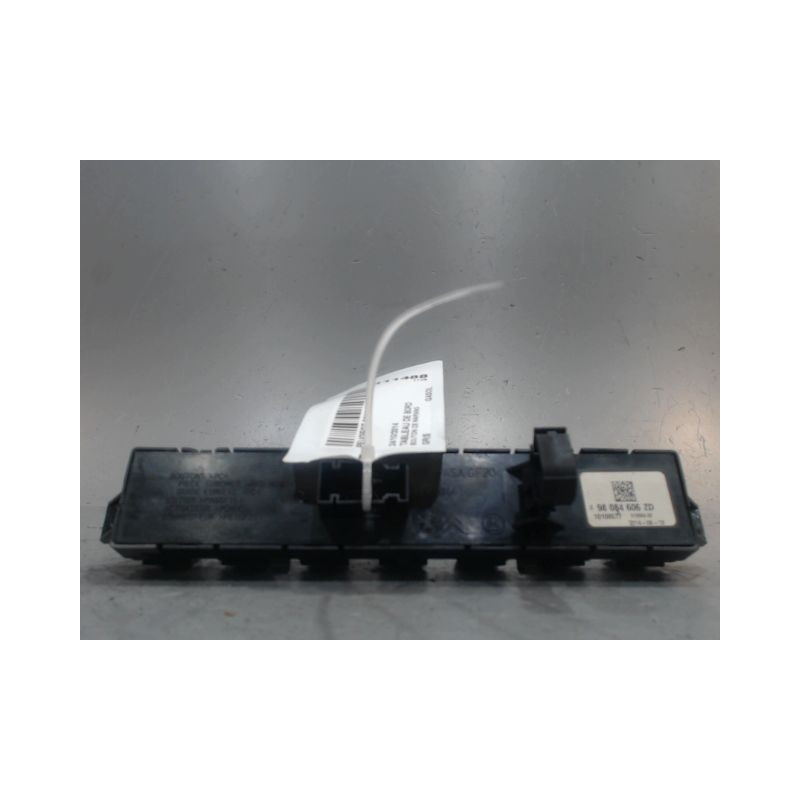 BOUTON DE WARNING PEUGEOT 3008
