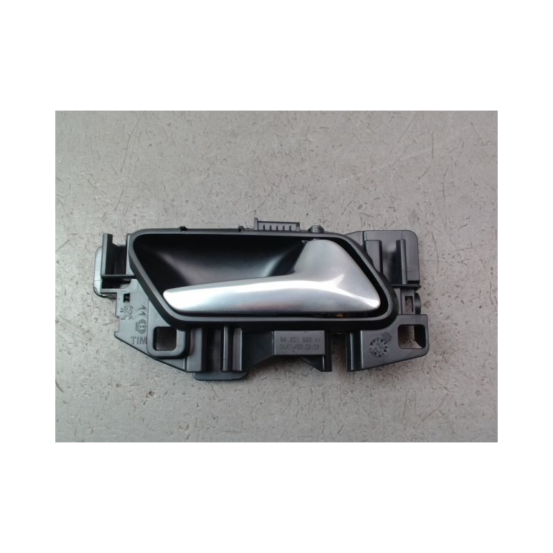 POIGNEE INTERIEURE PORTE AVANT DROIT PEUGEOT 208 2012-...