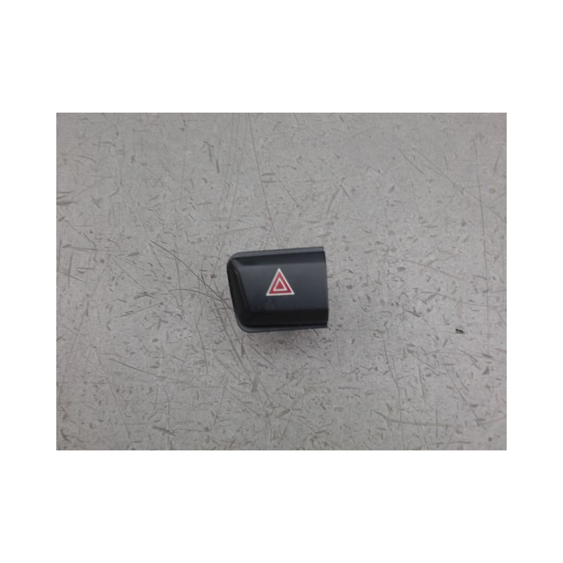 BOUTON DE WARNING PEUGEOT 208