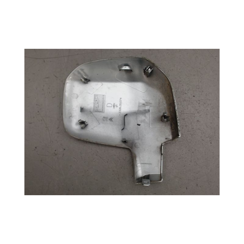 CARENAGE RETROVISEUR EXTERIEUR DROIT CITROEN BERLINGO