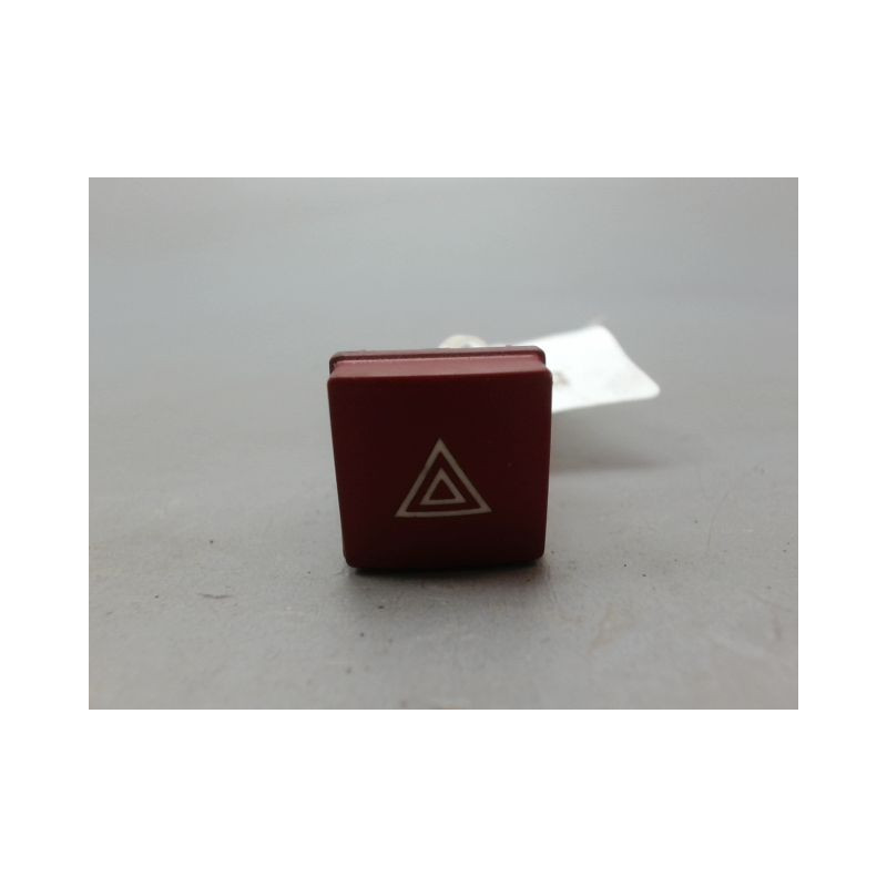BOUTON DE WARNING PEUGEOT 206 + 2009-2013