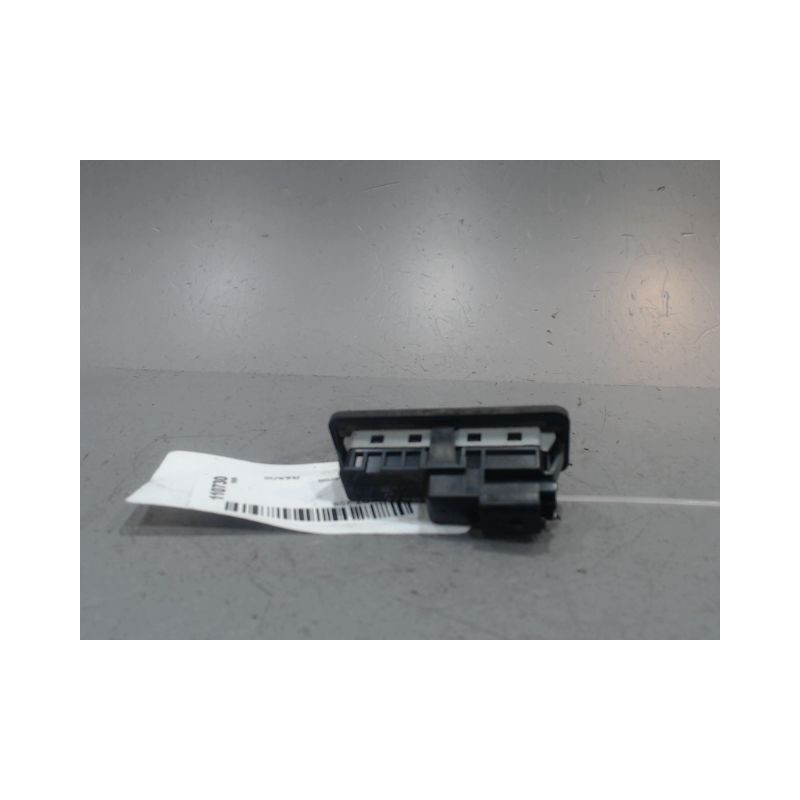 POIGNEE EXTERIEURE HAYON PEUGEOT 208