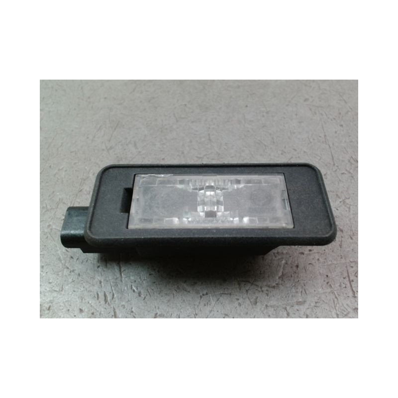 ECLAIREUR PLAQUE DE POLICE DROIT PEUGEOT 308 2011-
