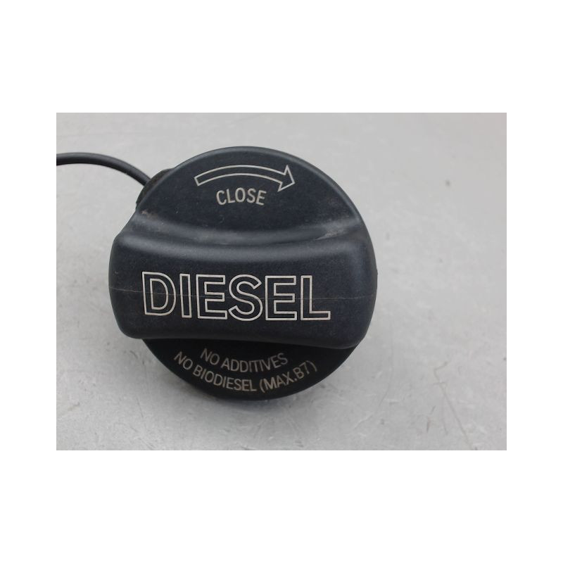 BOUCHON RESERVOIR A CARBURANT B.M.W. SERIE 2