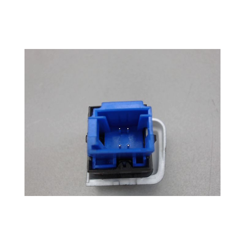 BOUTON DE WARNING PEUGEOT 208