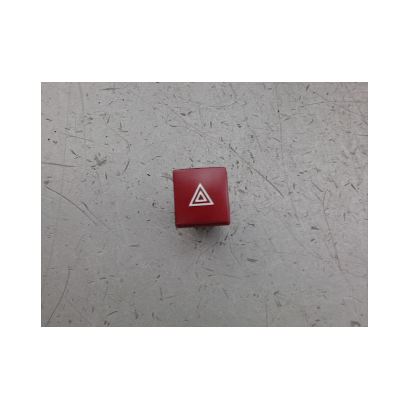 BOUTON DE WARNING PEUGEOT 207