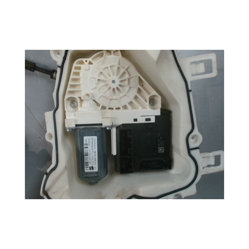 MECANISME+MOTEUR LEVE-GLACE AVANT DROIT SEAT ALTEA