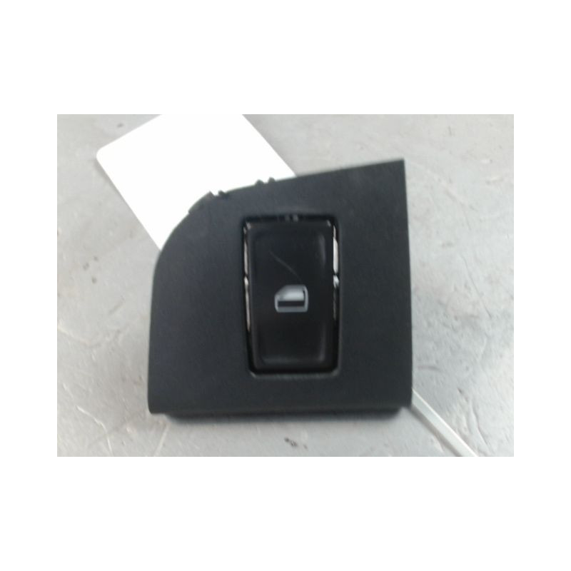 COMMANDE LEVE-GLACE PORTE AVD SKODA OCTAVIA 2008-