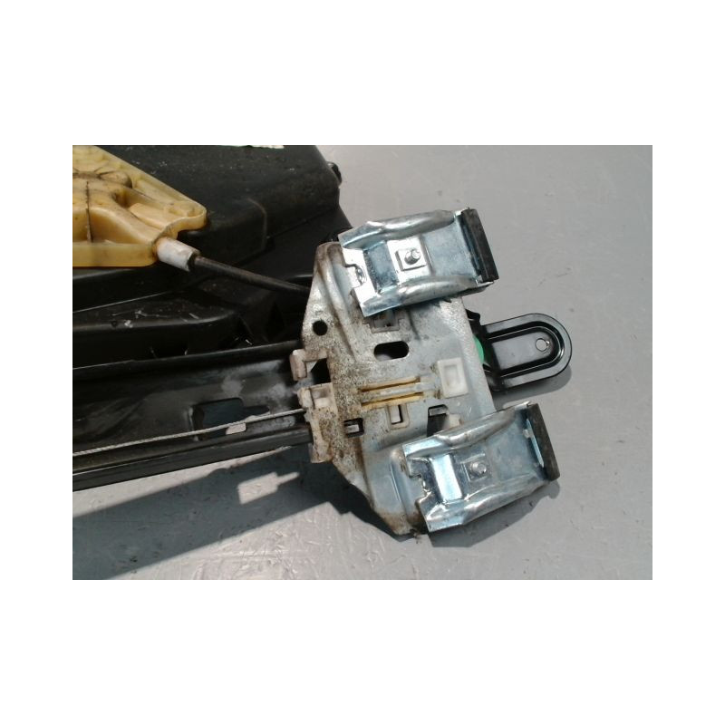 MECANISME+MOTEUR LEVE-GLACE ARRIERE GAUCHE SEAT LEON 2009-