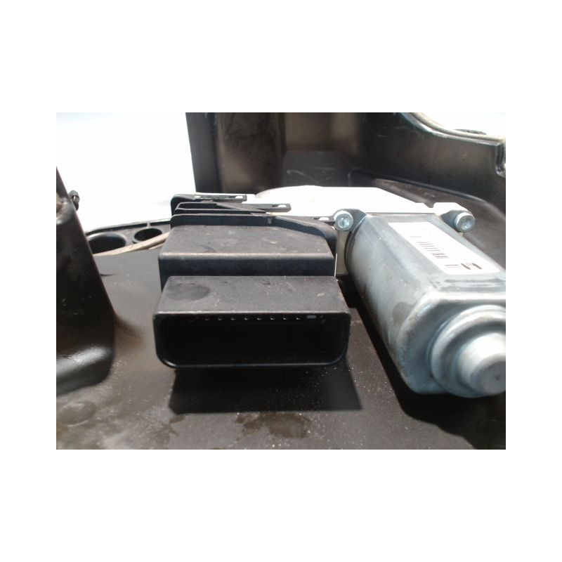 MECANISME+MOTEUR LEVE-GLACE ARRIERE GAUCHE SEAT LEON 2009-