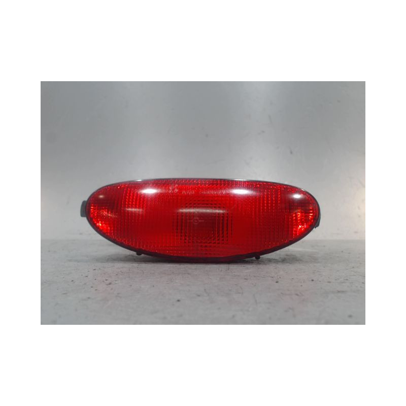 FEU BROUILLARD CENTRAL ARRIERE PEUGEOT 206
