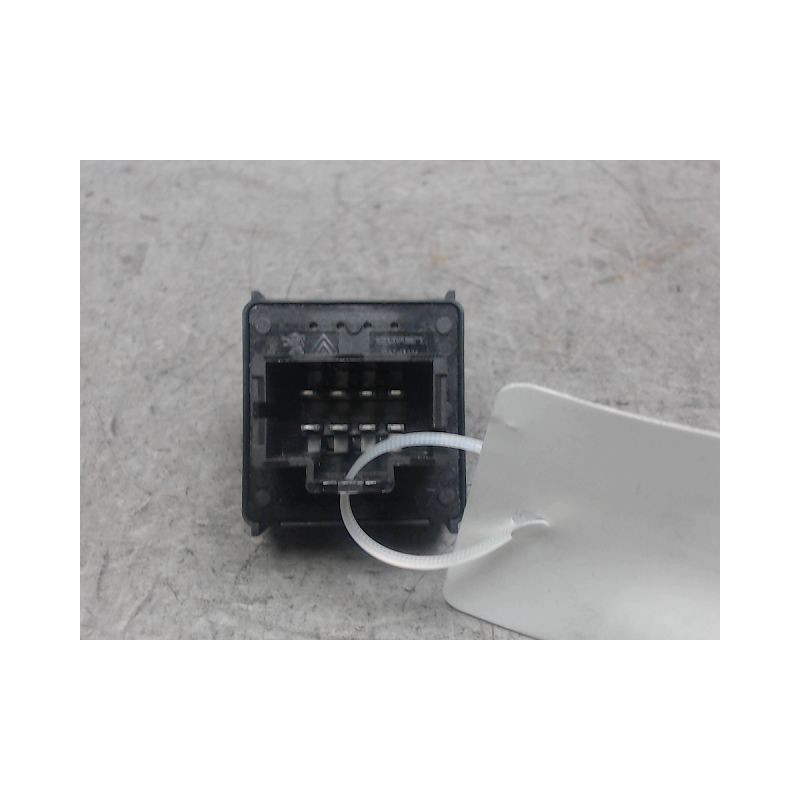 COMMANDE LEVE-GLACE PORTE AVG PEUGEOT 208