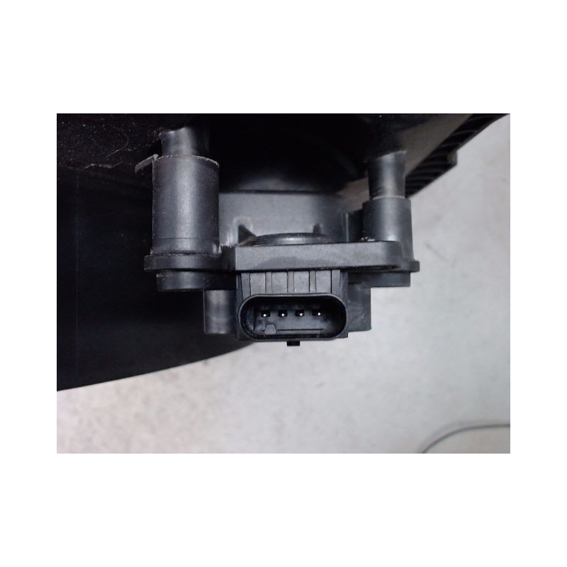 SUPPORT DE VENTILATEUR MERCEDES CLASSE A