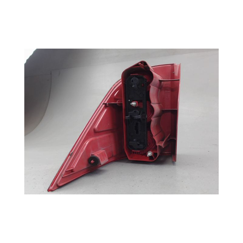 FEU ARRIERE GAUCHE  PEUGEOT 1007