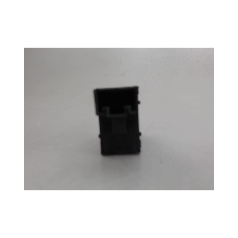 COMMANDE LEVE-GLACE PORTE AVD VOLKSWAGEN GOLF