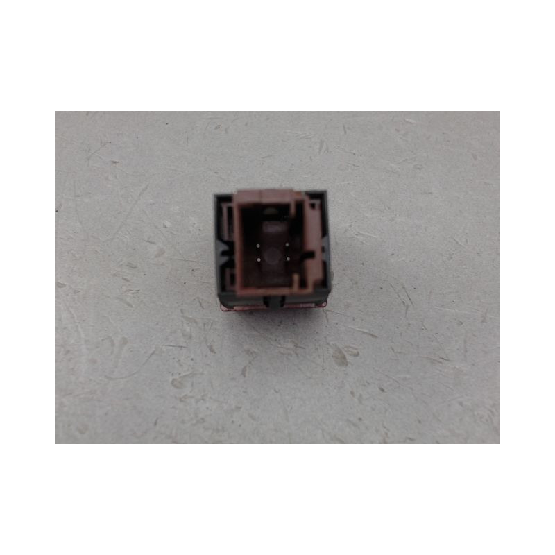 BOUTON DE WARNING PEUGEOT 207