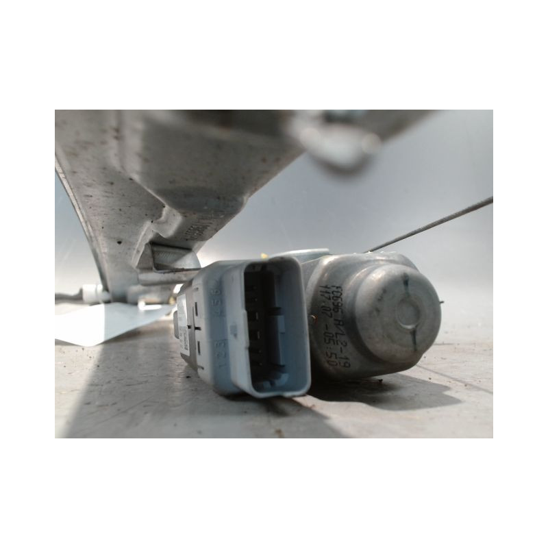 MECANISME+MOTEUR LEVE-GLACE AVANT DROIT PEUGEOT 207 5P