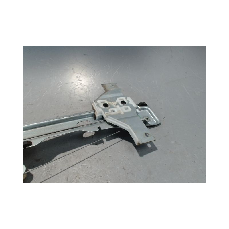 MECANISME+MOTEUR LEVE-GLACE AVANT GAUCHE PEUGEOT 3008 2009-