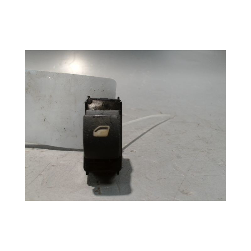 COMMANDE LEVE-GLACE PORTE AVD PEUGEOT PARTNER TEPEE 2008-