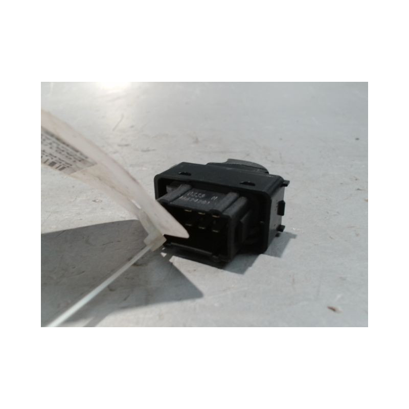 COMMANDE LEVE-GLACE PORTE AVD PEUGEOT PARTNER TEPEE 2008-