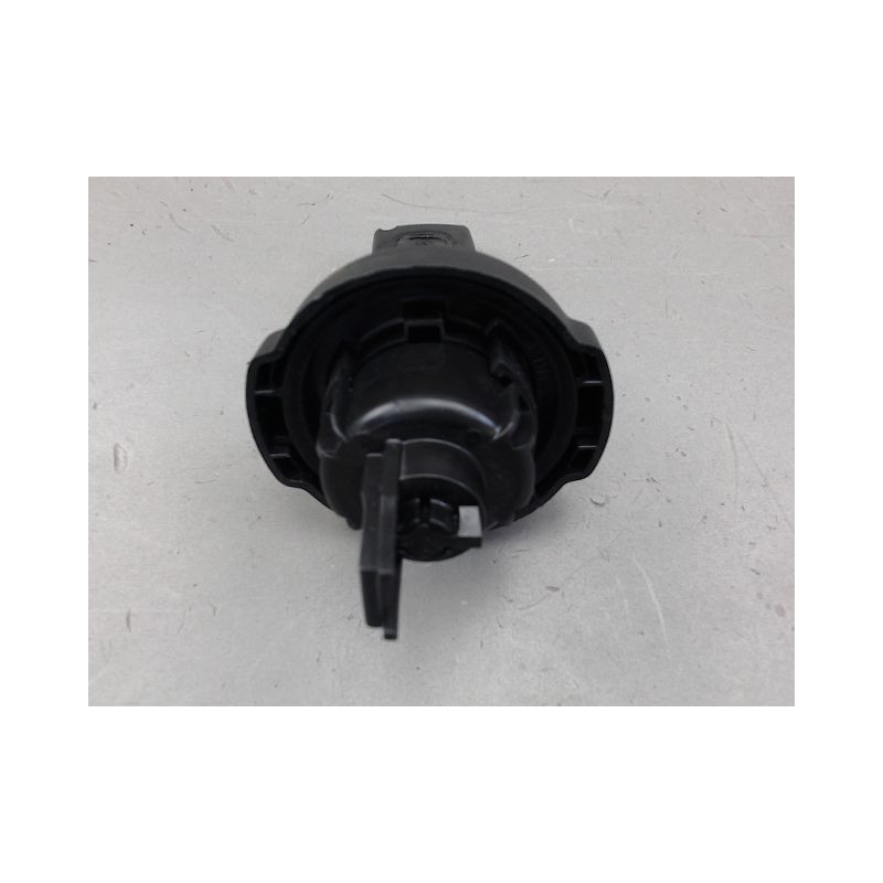 BOUCHON RESERVOIR A CARBURANT PEUGEOT 308