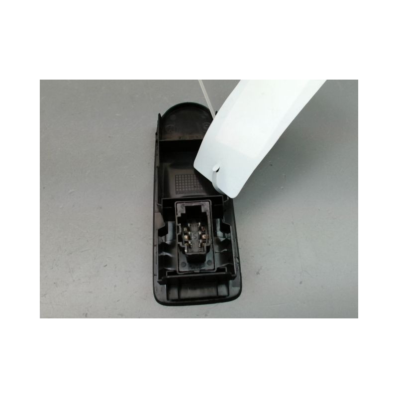 COMMANDE LEVE-GLACE PORTE AVD SKODA CITIGO