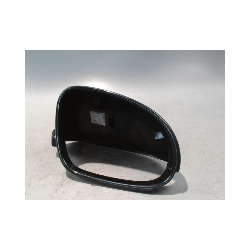 CARENAGE RETROVISEUR EXTERIEUR DROIT VOLKSWAGEN GOLF V 2003-2009