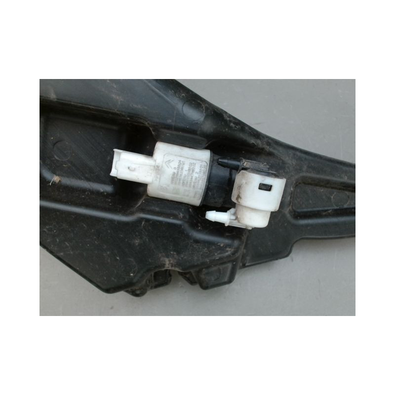 RESERVOIR LAVE-GLACE AVANT PEUGEOT 308