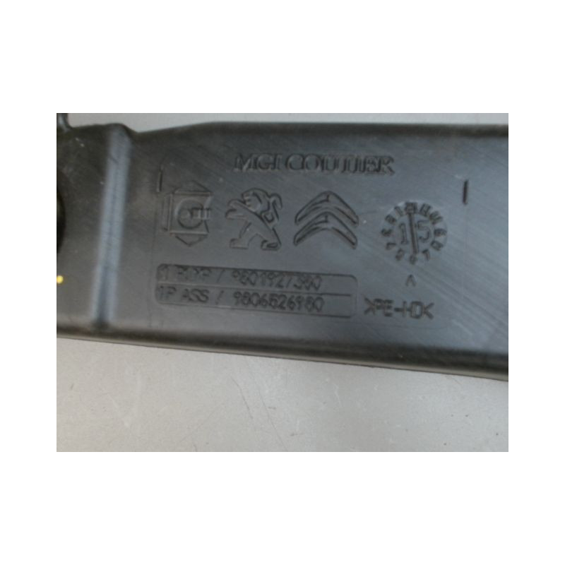 RESERVOIR LAVE-GLACE AVANT PEUGEOT 308