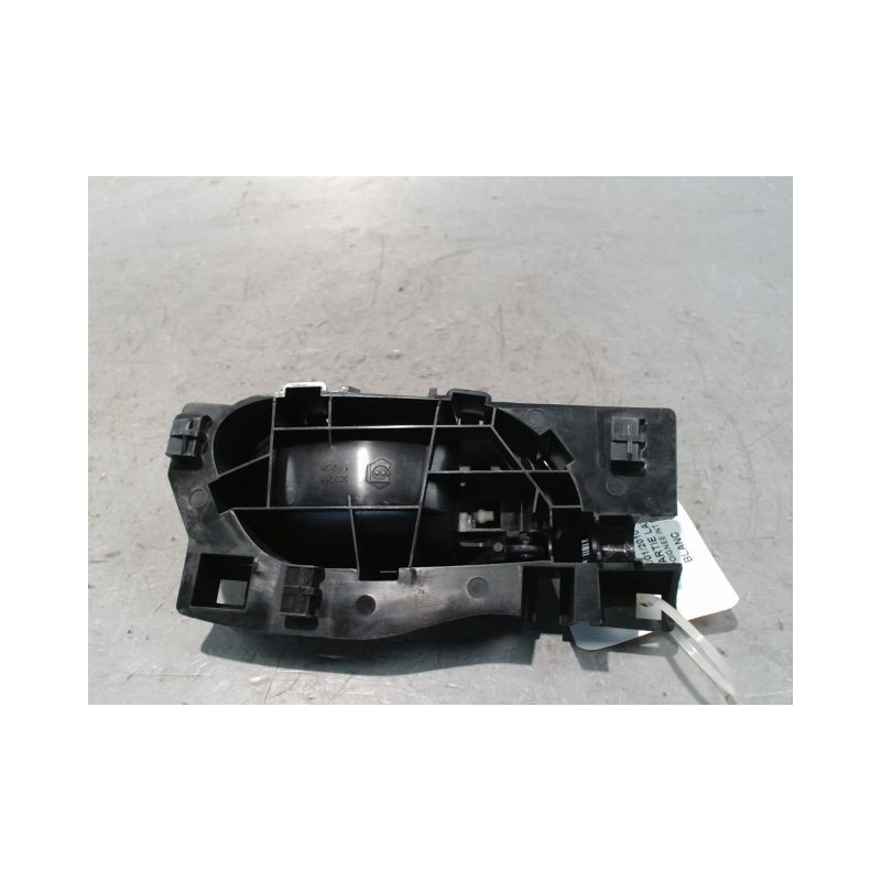 POIGNEE INTERIEURE PORTE AVANT GAUCHE PEUGEOT PARTNER FGT 2002-